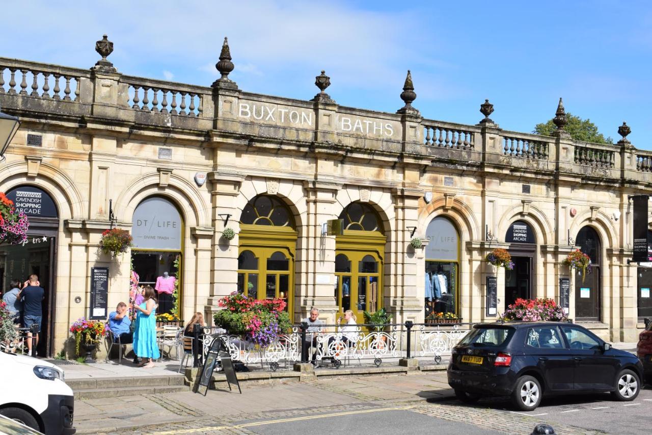 The Buxton Retreat A Luxurious 3-Storey Townhouse With Four Poster Bed And Double Jacuzzi Bath" Exteriör bild