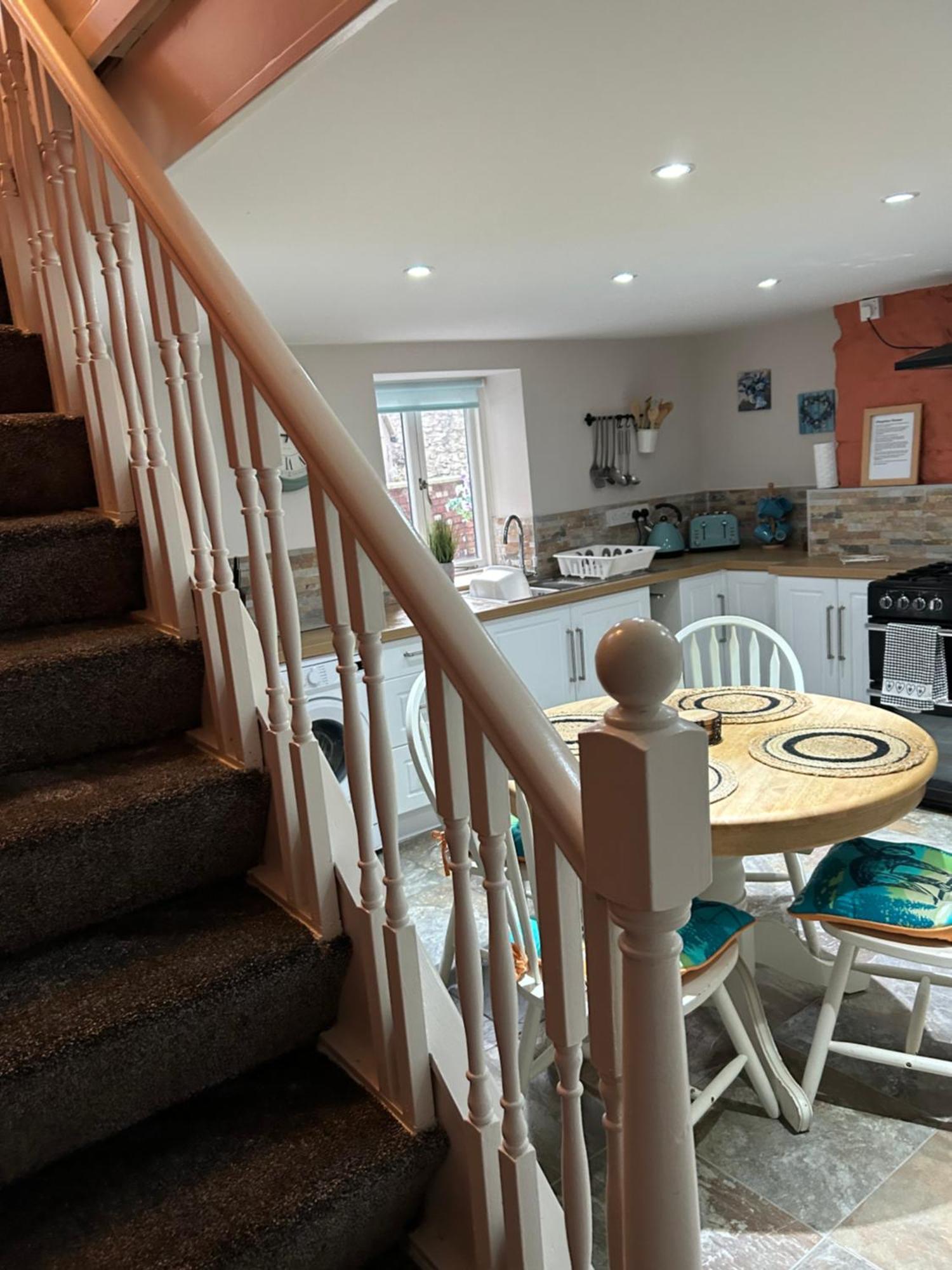 The Buxton Retreat A Luxurious 3-Storey Townhouse With Four Poster Bed And Double Jacuzzi Bath" Exteriör bild